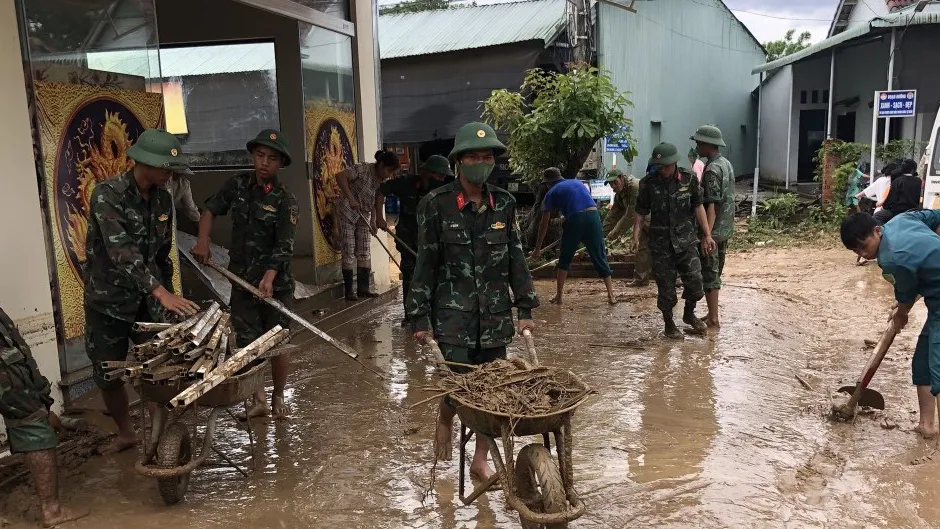 2 căn nhà bị sập do ảnh hưởng của mưa lũ