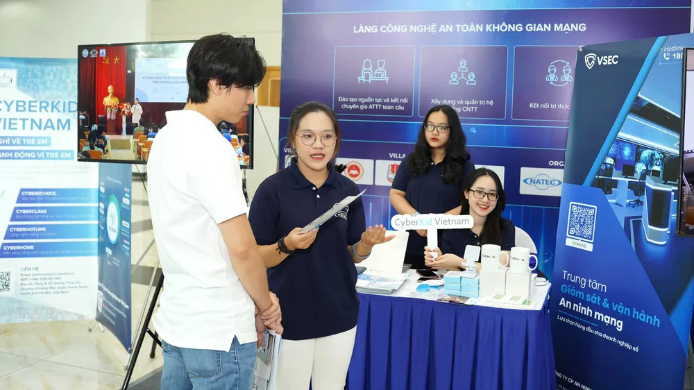 Bảo vệ trẻ em trên không gian mạng