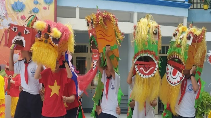 Học sinh trải nghiệm sáng tạo ứng dụng STEM trong dịp Tết Trung Thu