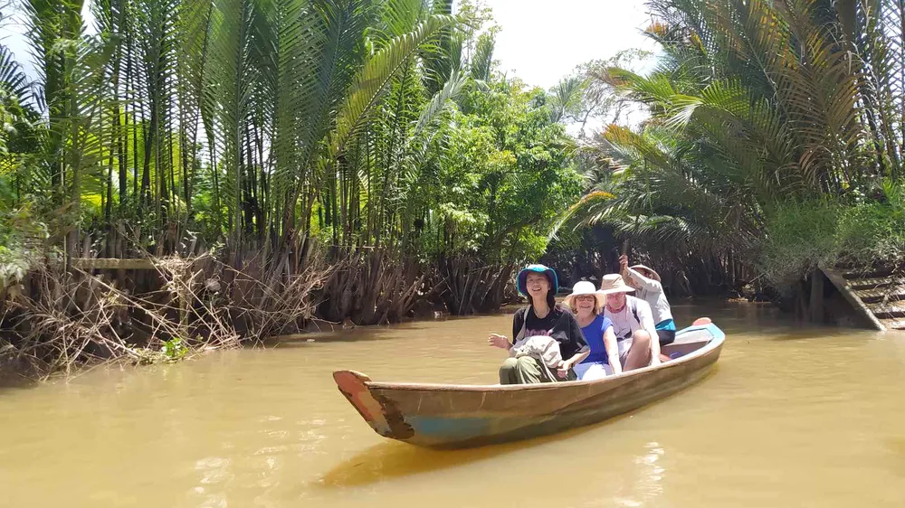 Xuống thuyền miền Tây 