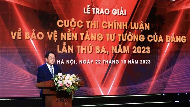 Trao giải cuộc thi chính luận về bảo vệ nền tảng tư tưởng của Đảng lần thứ ba