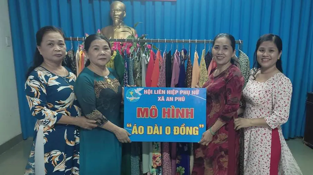 “Áo dài 0 đồng” thắm đượm tình thân