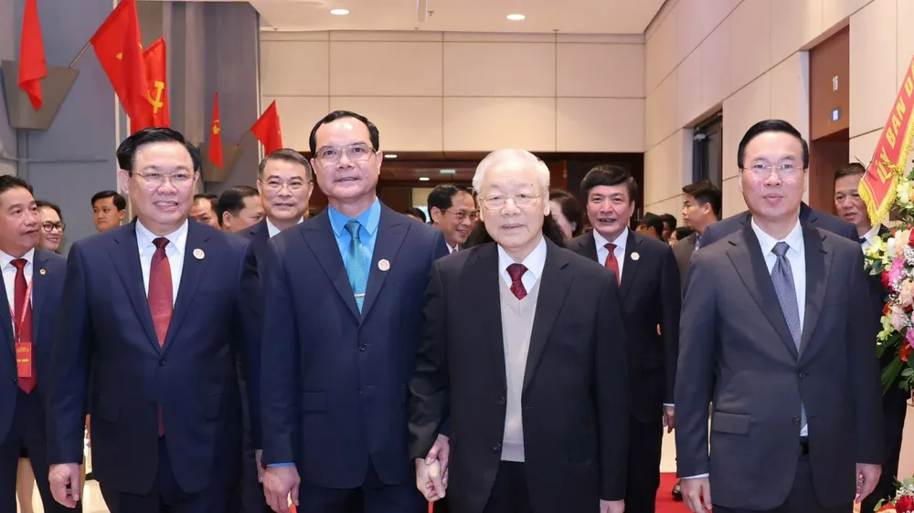Tổng Bí thư, Chủ tịch nước, Chủ tịch Quốc hội cùng dự Đại hội XIII Công đoàn Việt Nam
