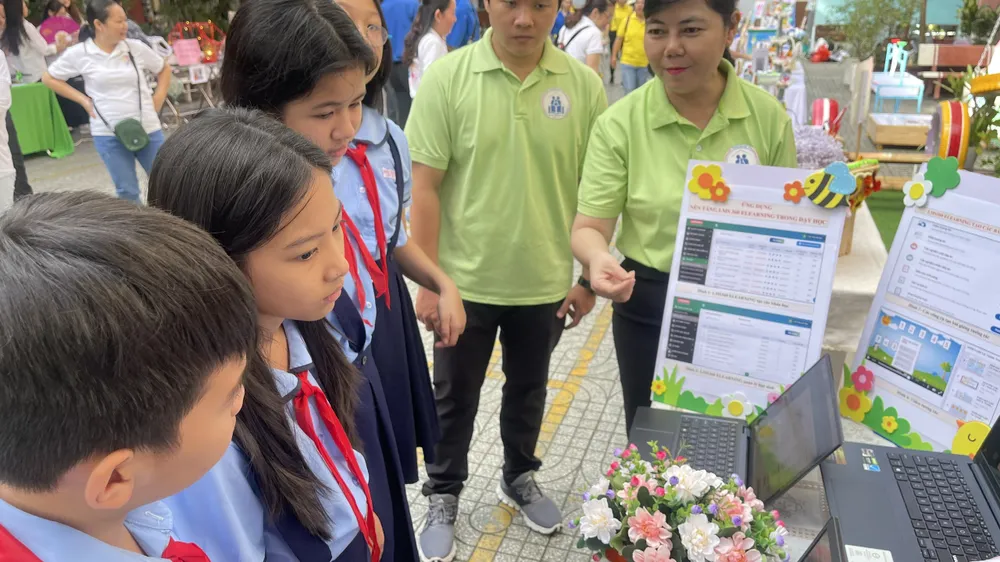 Đưa khoa học và công nghệ đến gần hơn với công chúng