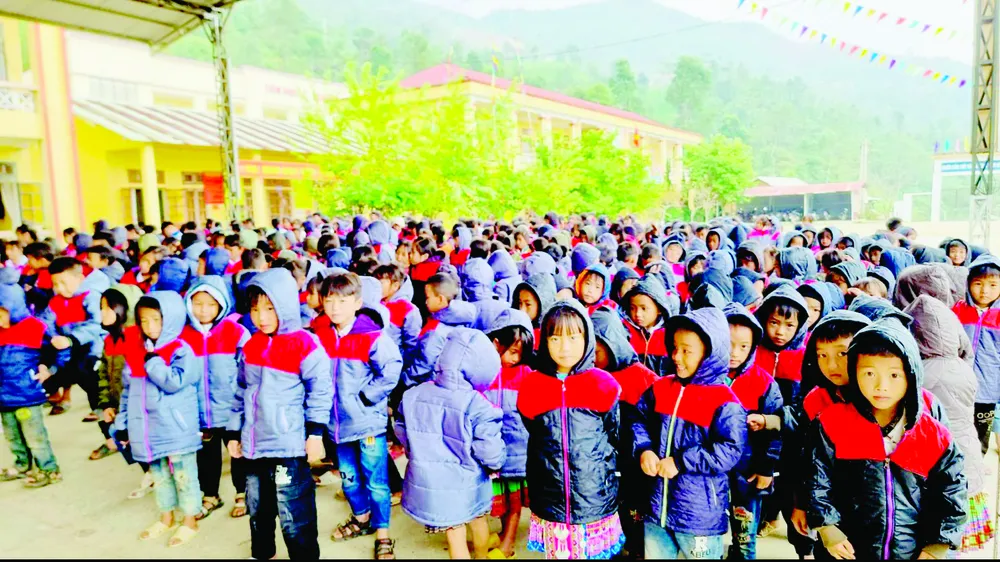 Nặng tình 3 miền quê hương