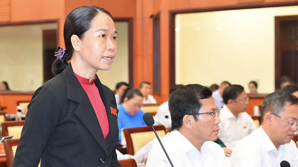 Đại biểu HĐND TPHCM chất vấn: Vi phạm về trật tự xây dựng ở quận 12 đến nay đã xử lý hết chưa?