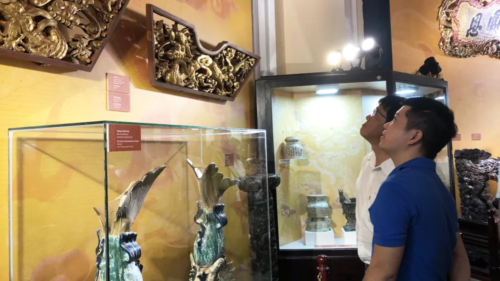 Hoa văn kể chuyện năm Rồng