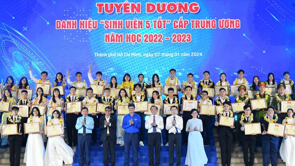 Tuyên dương 1.197 học sinh, sinh viên tiêu biểu