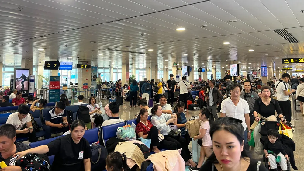 Mùng 5 Tết, sân bay Tân Sơn Nhất đưa, đón hơn 148.000 hành khách