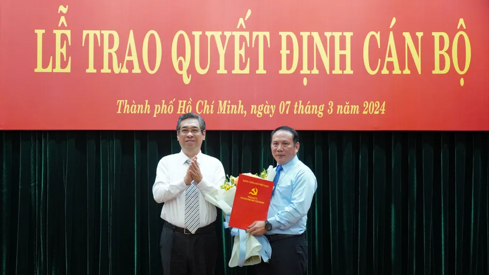 Đồng chí Lâm Hùng Tấn giữ chức Phó Bí thư Thường trực Quận ủy quận 10