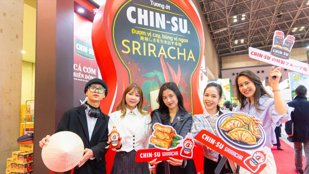 Tương ớt Chinsu Sriracha vừa ra mắt đã thu hút ở Nhật Bản vì vị cay thơm độc đáo