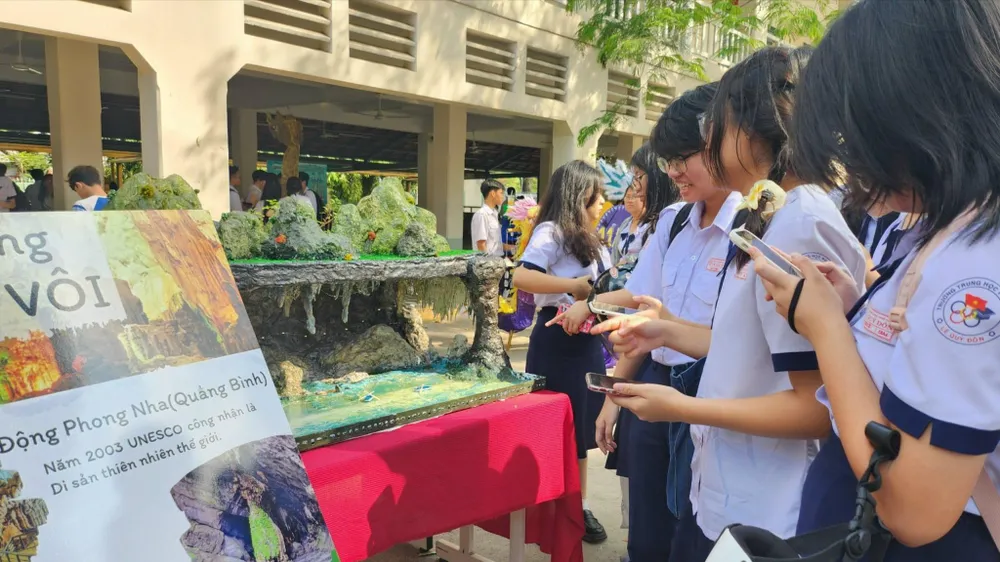 Lúng túng đổi mới kiểm tra, đánh giá học sinh