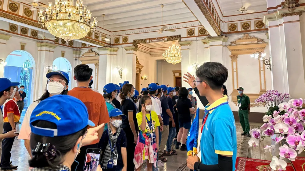 Nâng chất lao động ngành du lịch