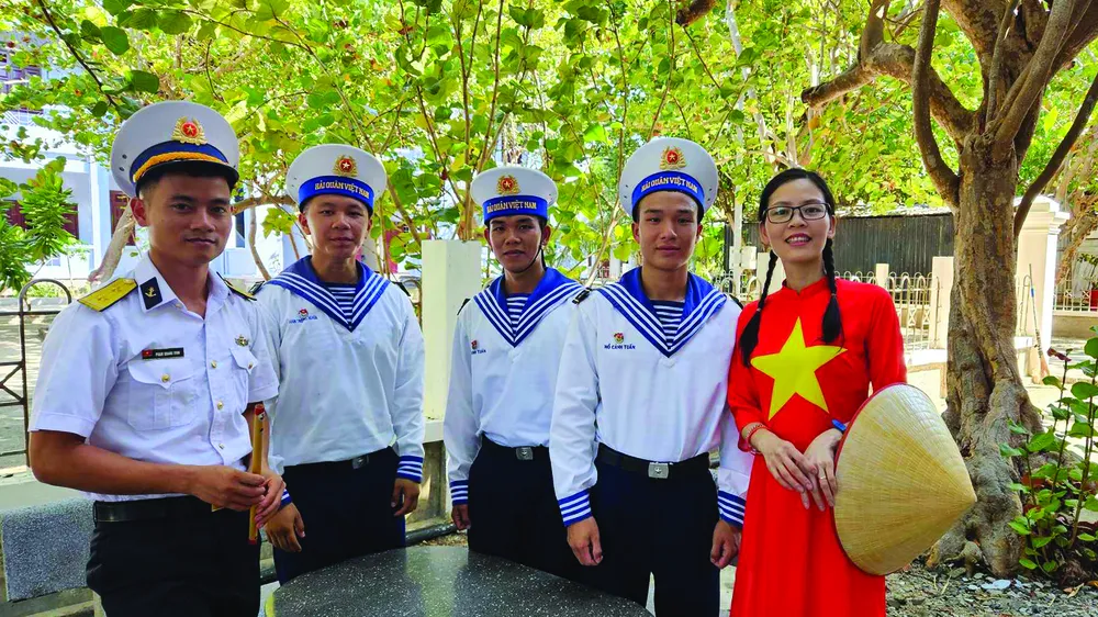 Về với Trường Sa