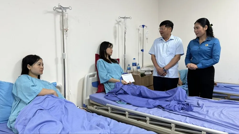 Vụ ngộ độc thực phẩm ở tỉnh Vĩnh Phúc: Phối hợp điều tra, hỗ trợ kịp thời cho công nhân
