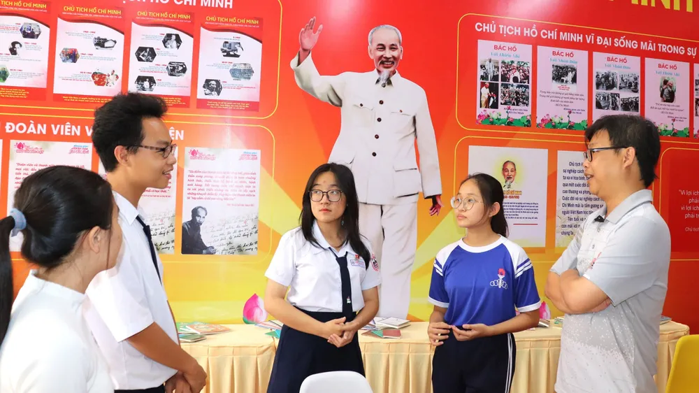 Gỡ khó trong phát triển đảng viên khu vực đặc thù: Đa dạng cách “ươm mầm”, tạo môi trường để đảng viên mới phát triển