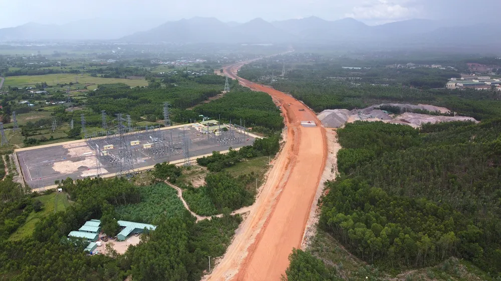Thông mạch tuyến cao tốc Bắc - Nam qua miền Trung: Quyết tâm về đích đúng hẹn!