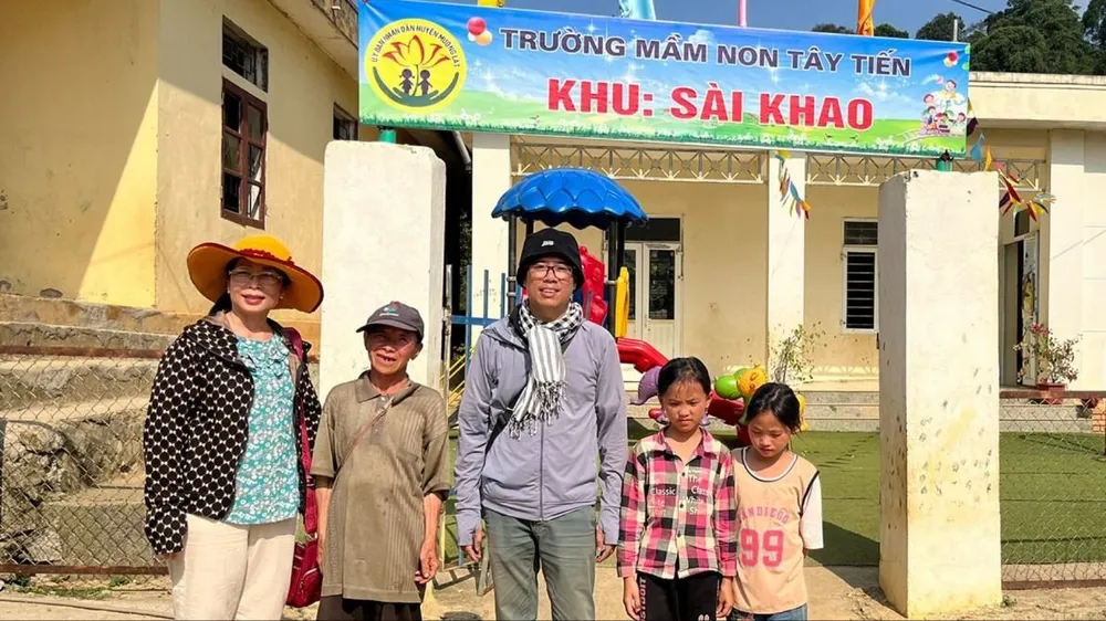 Nhà văn Nguyễn Xuân Thủy: Cuộc sống còn nhiều cánh cửa chờ mình hé mở