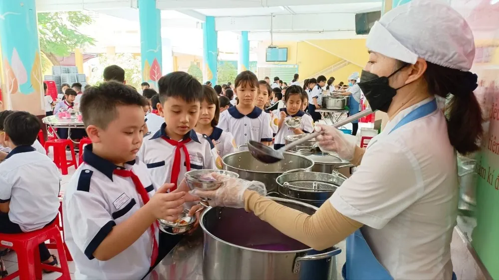 Làm rõ các khoản thu dịch vụ trong trường học