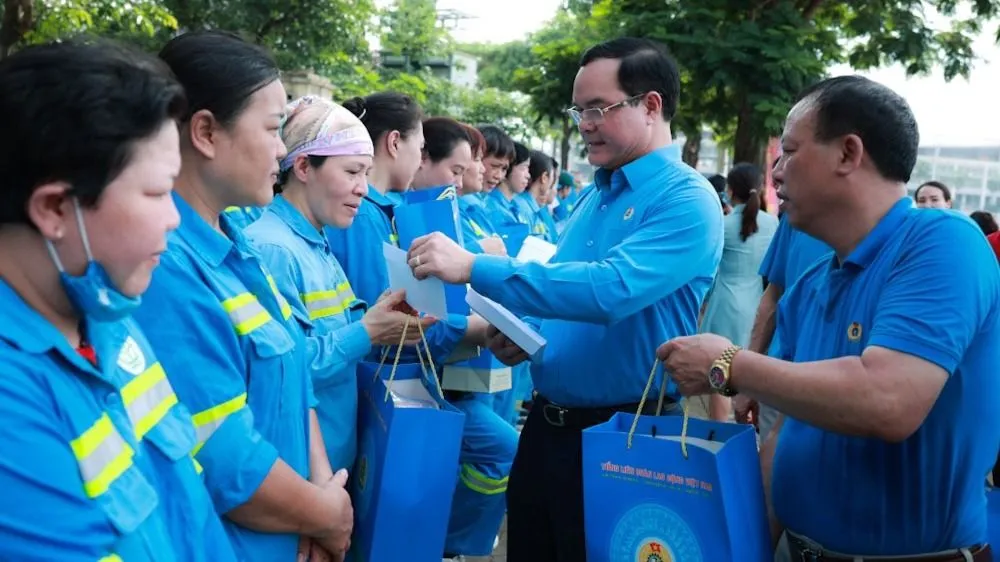 Tập trung nguồn lực chăm lo phúc lợi cho đoàn viên, người lao động trong tình hình mới