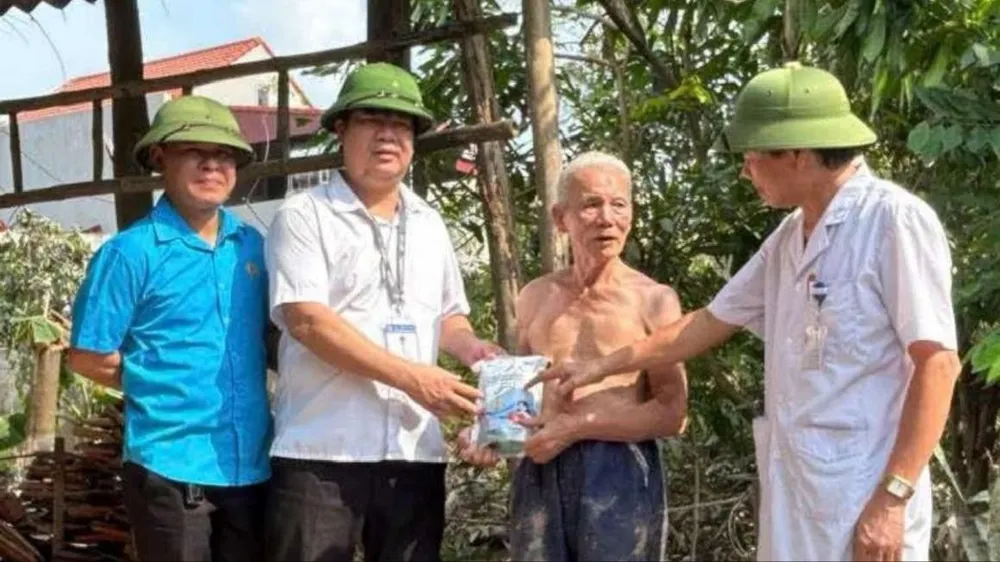 Hơn 16.000 túi thuốc gia đình đã đến với bà con các tỉnh phía Bắc bị ảnh hưởng bởi bão lũ