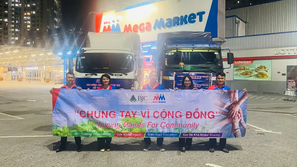 Thêm nhiều chuyến hàng thiết yếu đến với bà con bị ảnh hưởng bởi bão lũ