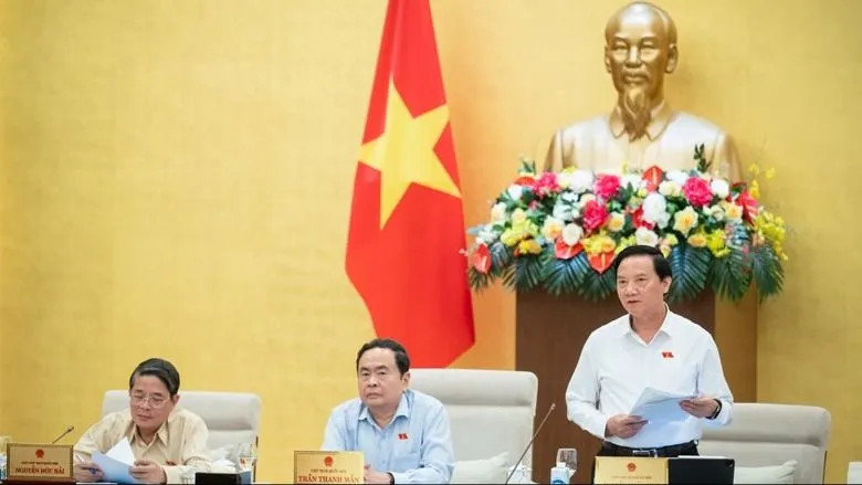 "Chịu trách nhiệm toàn diện, vẫn phải đi xin đủ thứ, lỡ hết cơ hội"