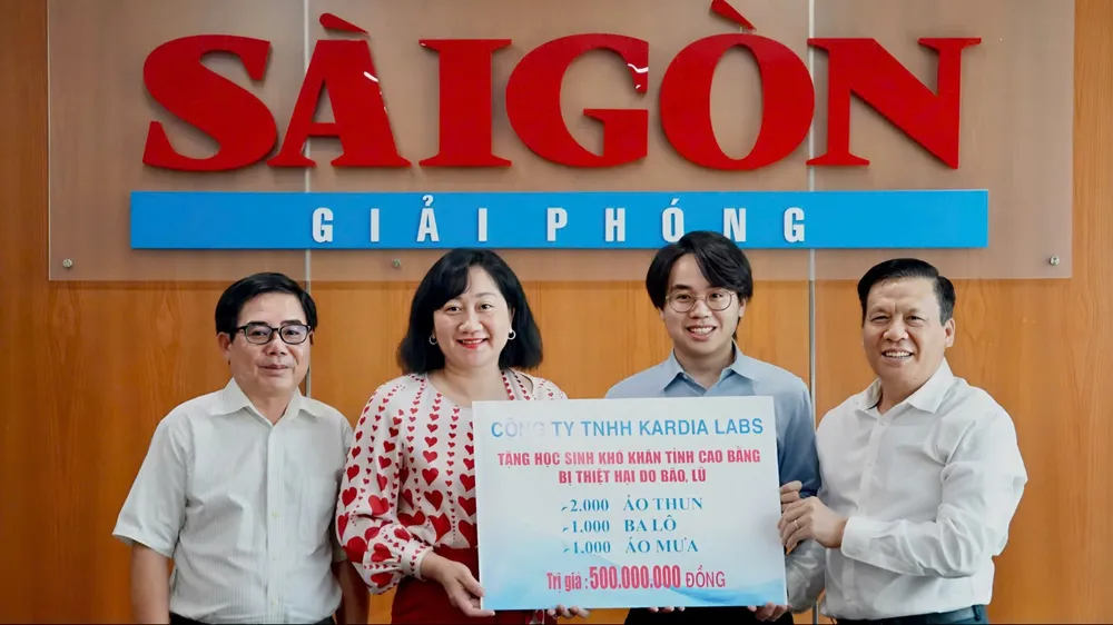 Báo SGGP tiếp nhận quà tặng học sinh trị giá 500 triệu đồng từ Kardia Labs