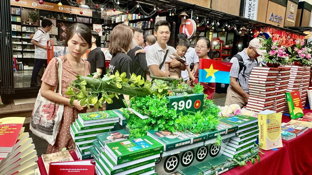 Khai mạc Tuần lễ sách về người lính tại Đường sách TPHCM 