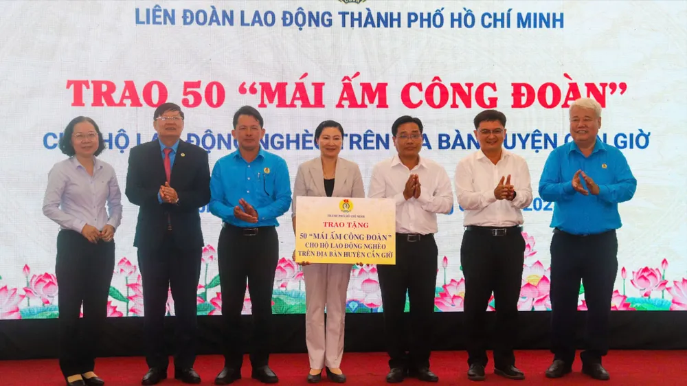 Chú trọng đối thoại với người lao động về tiền lương, tiền thưởng, điều kiện làm việc