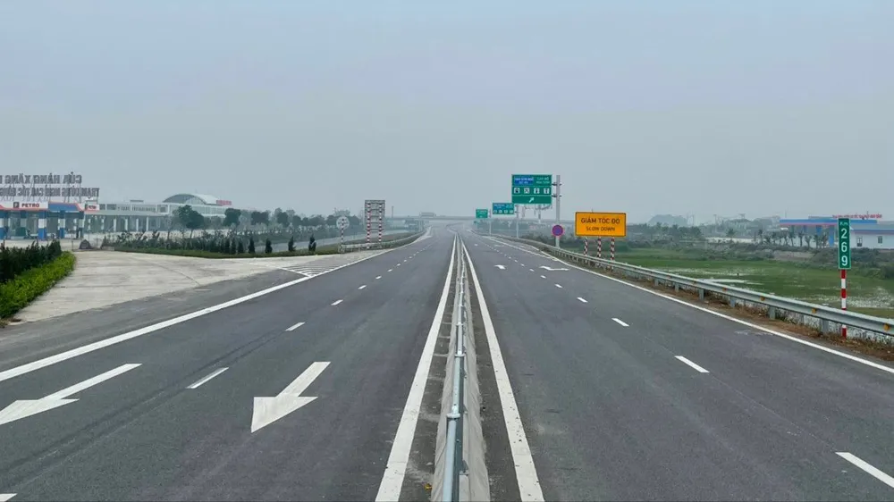 Nhiều tuyến đường bộ cao tốc được đẩy sớm tiến độ đầu tư