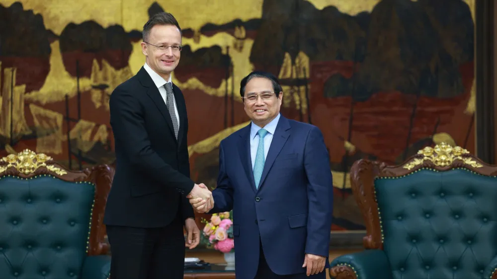 Hungary sẵn sàng giúp Việt Nam đào tạo 1.000 chuyên gia vận hành điện hạt nhân