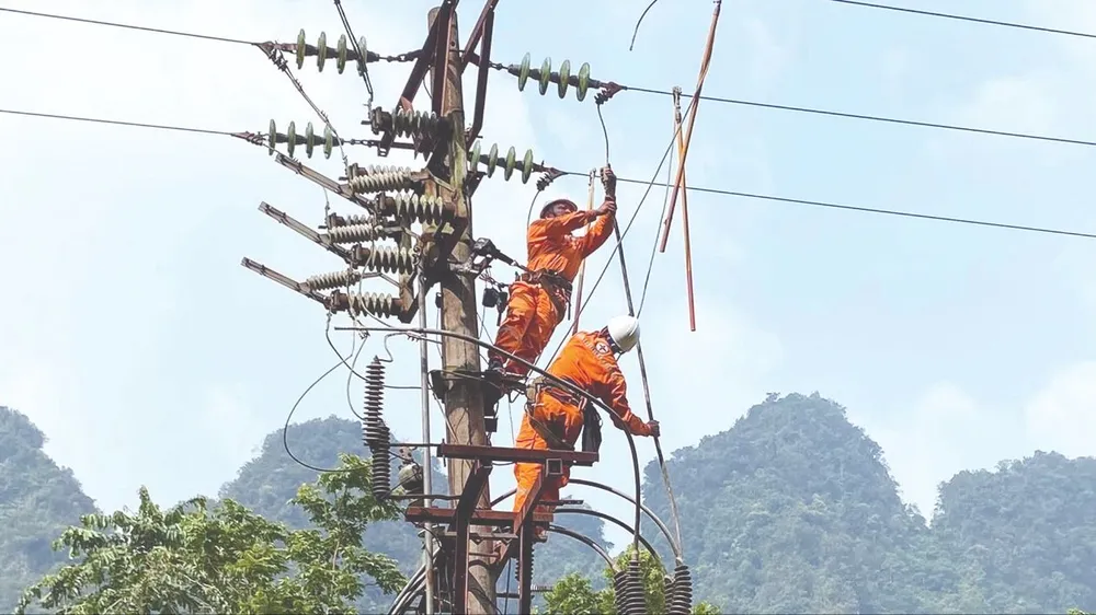 Chủ động ứng phó nắng nóng, không để xảy ra thiếu điện