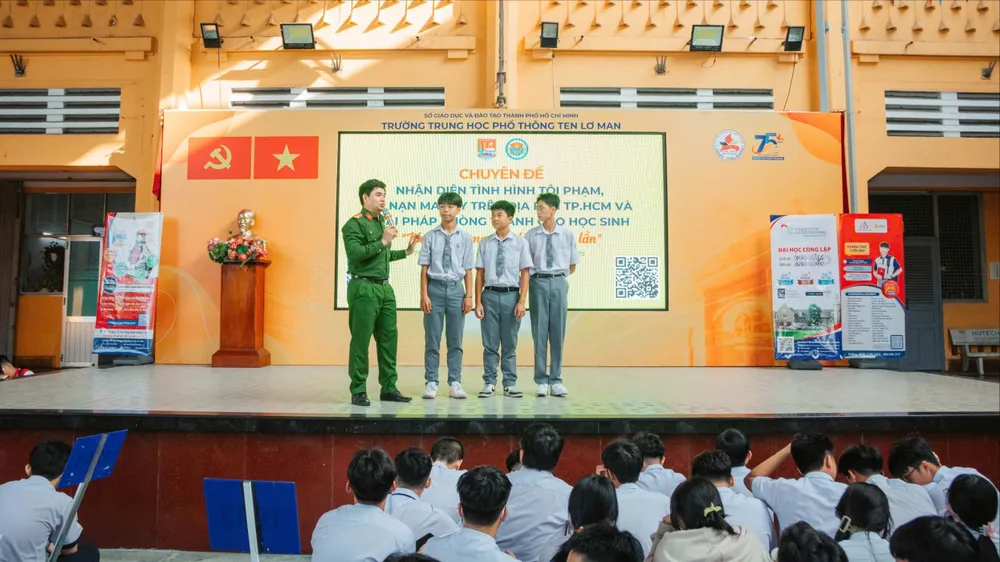 Công an TPHCM tuyên truyền phòng chống ma túy với học sinh trên địa bàn