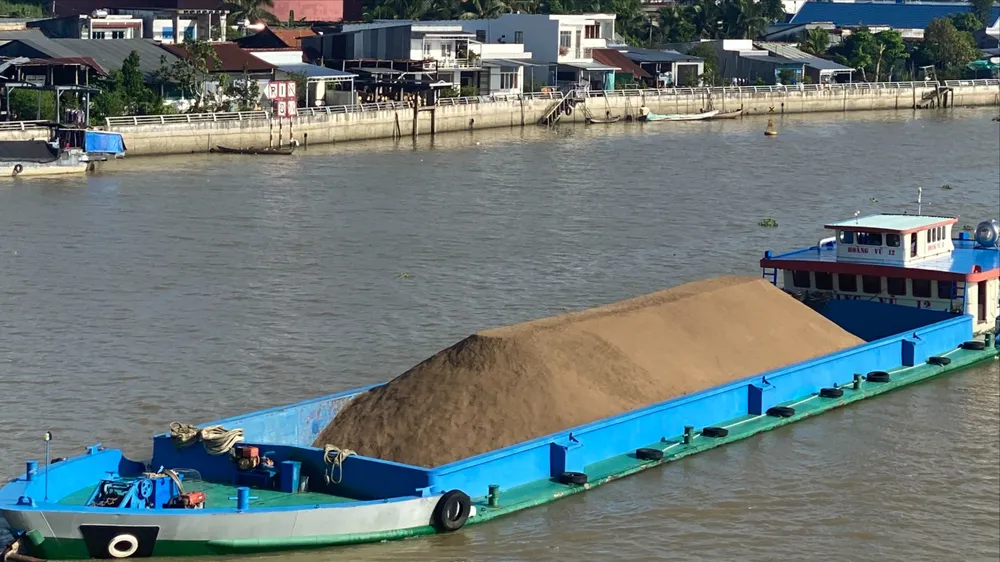 Nhiều tỉnh, thành vùng ĐBSCL có nhu cầu rất lớn về nguồn cát để làm vật liệu cho các dự án trọng điểm