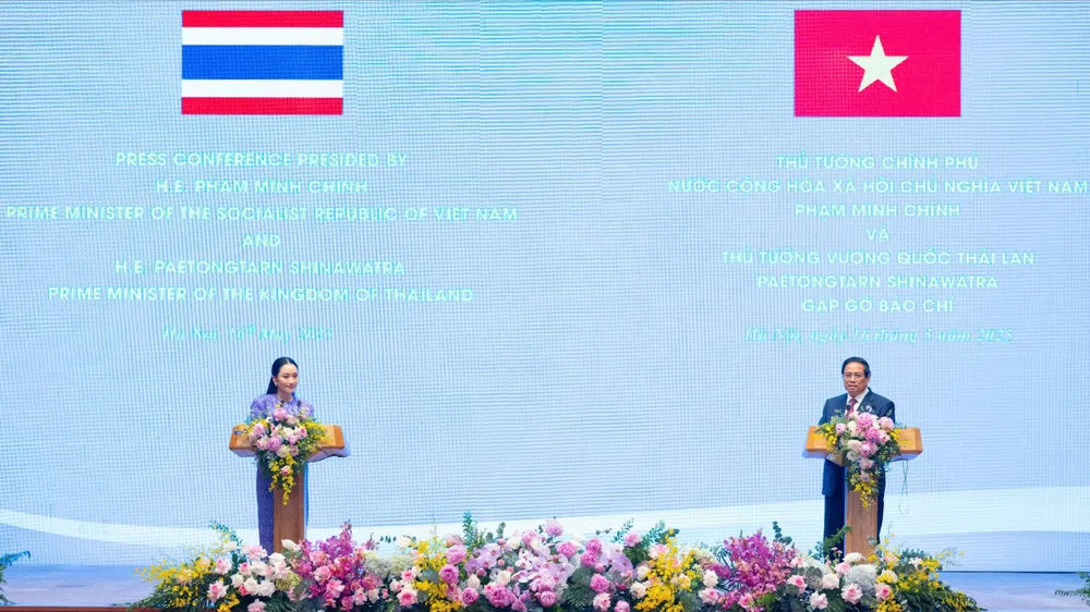 Thủ tướng Phạm Minh Chính và Thủ tướng Thái Lan Paetongtarn Shinawatra có cuộc họp báo thông báo chung. Ảnh: VIẾT CHUNG