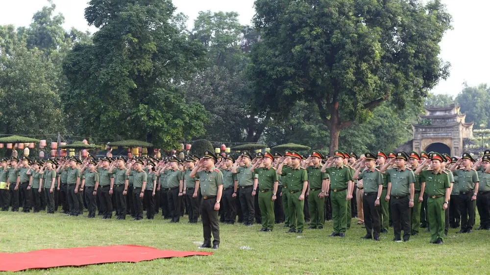 Công an TP Hà Nội phát động đợt thi đua theo 13 chuyên đề