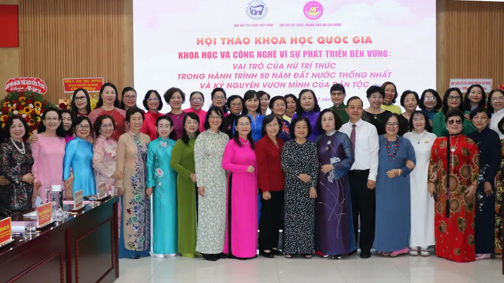 Các đại biểu tham dự hội thảo