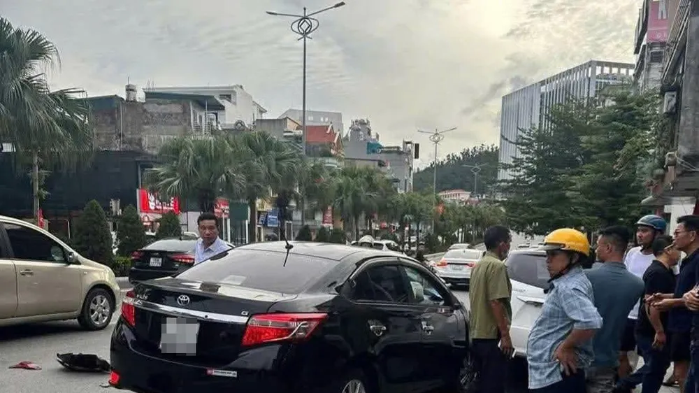 Một phó giám đốc lái xe khi say xỉn, gây tai nạn liên hoàn