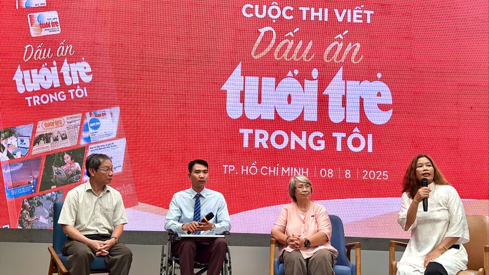 Trao giải cuộc thi viết "Dấu ấn Tuổi Trẻ trong tôi"
