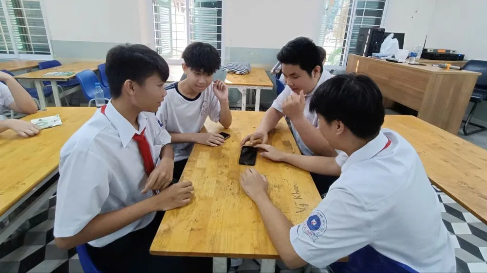 TPHCM: Dự kiến thực hiện "Giờ ra chơi không điện thoại" từ tháng 1-2026