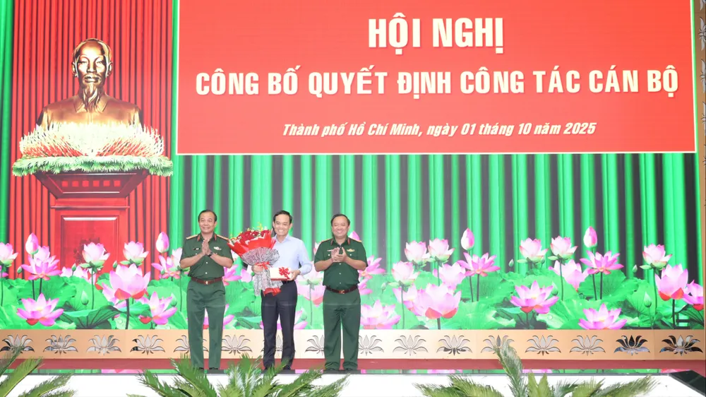 Đồng chí Trần Lưu Quang giữ chức Bí thư Đảng ủy Quân sự TPHCM