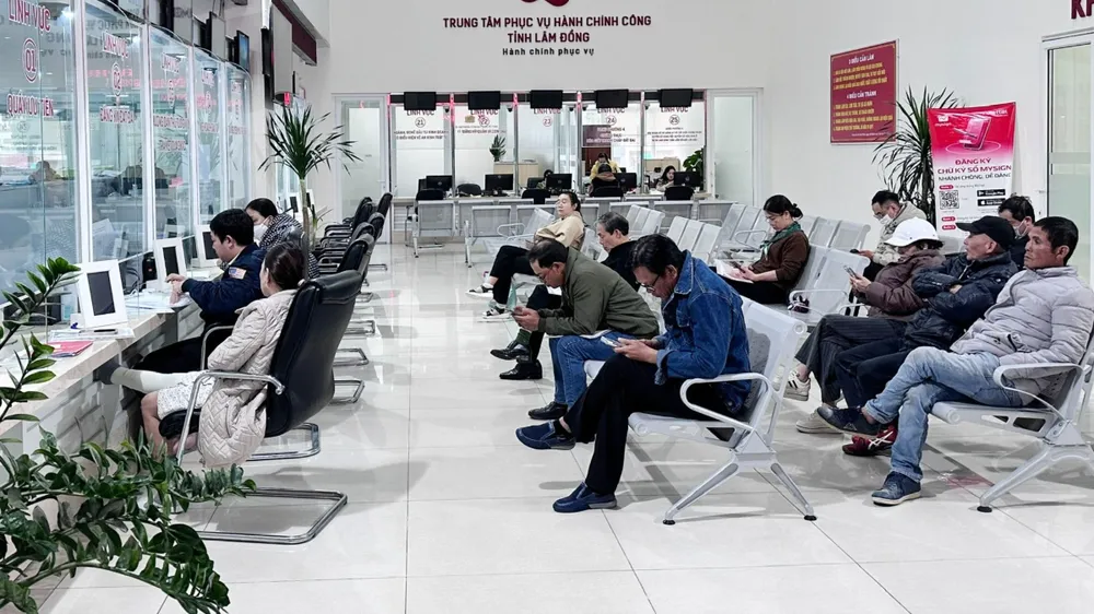 Lâm Đồng: Bố trí cán bộ ở lại Phan Thiết, Gia Nghĩa làm việc