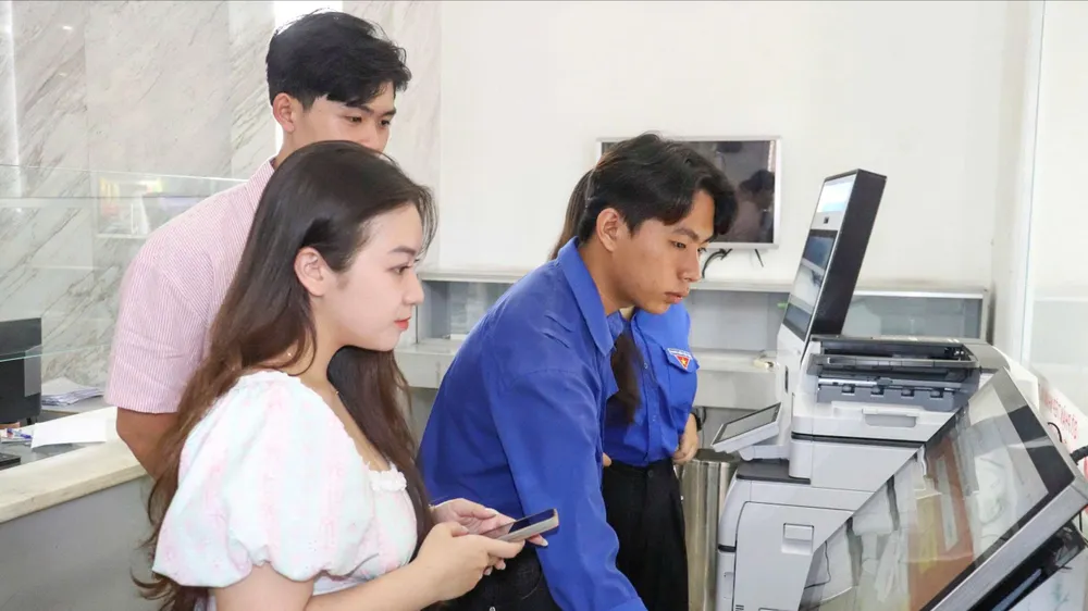 Sinh viên TPHCM góp sức thiết thực hỗ trợ chính quyền các địa phương