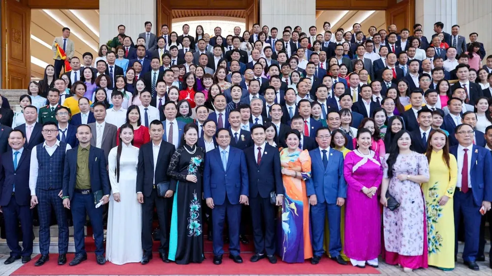 Thủ tướng Phạm Minh Chính gặp mặt đại diện doanh nghiệp, doanh nhân tiêu biểu toàn quốc, chiều 9-10. Ảnh: VIẾT CHUNG