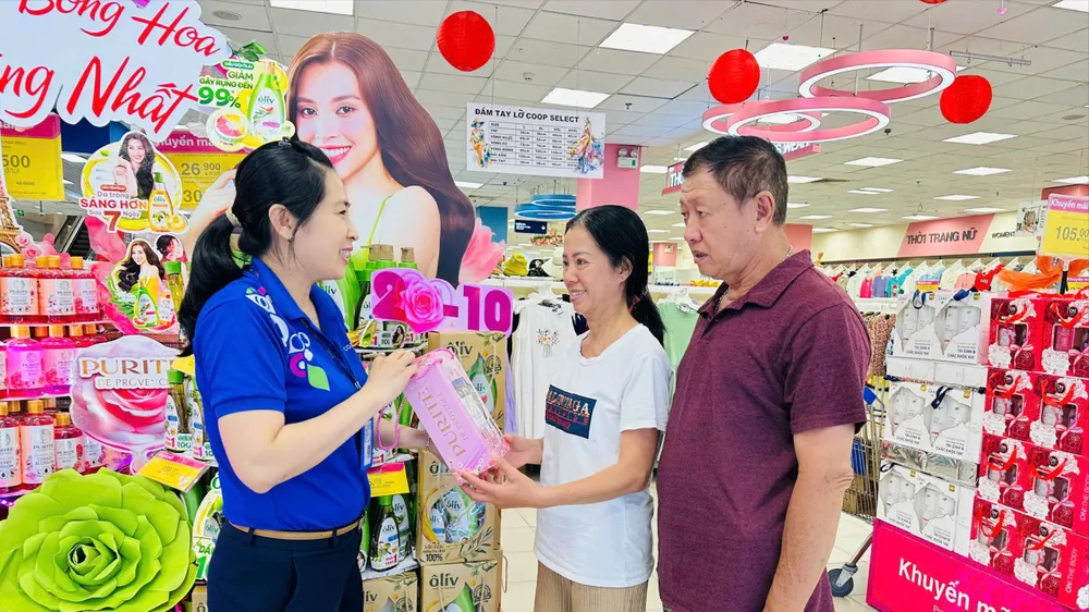 Giỏ quà tặng thiết kế độc đáo hấp dẫn người tiêu dùng tại siêu thị Co.opmart