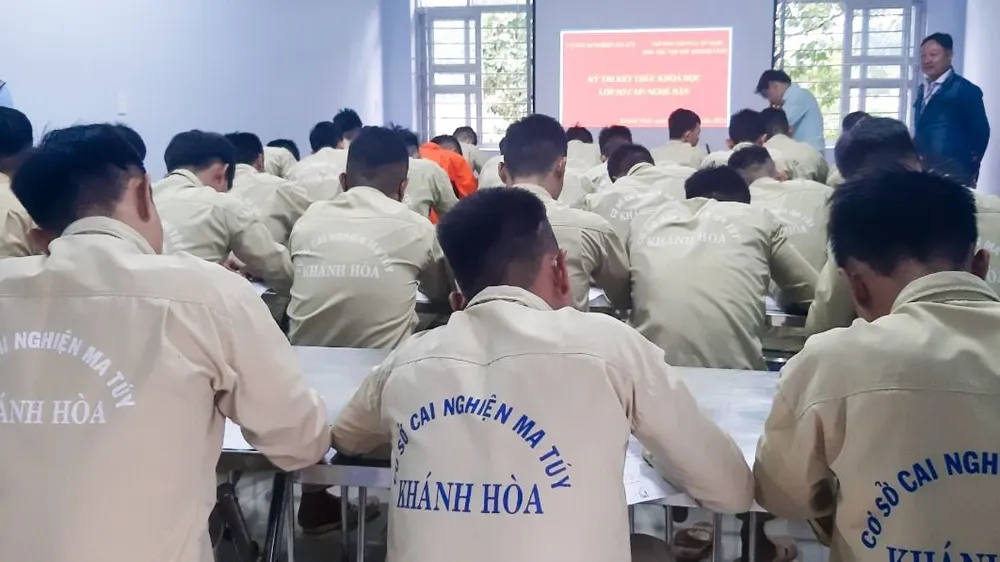 Công an các địa phương đang tổ chức cai nghiện cho hơn 49.000 người
