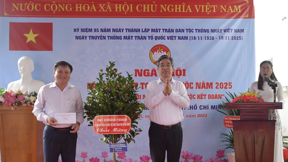 Phát huy sức mạnh đại đoàn kết, lấy người dân làm trung tâm