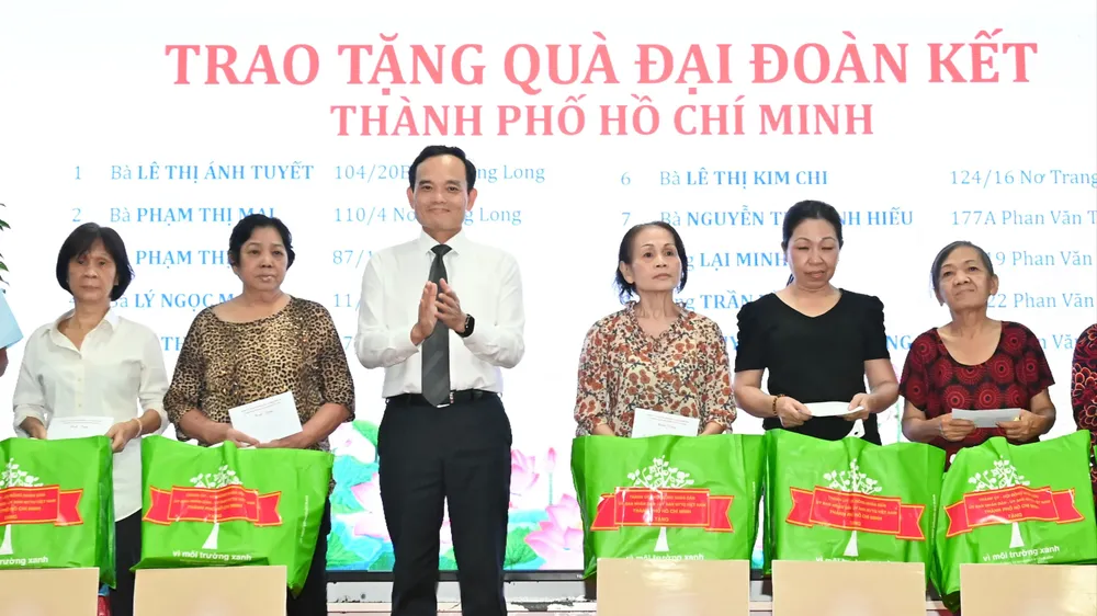 Mỗi người dân góp phần viết nên câu chuyện về sự gắn bó, sẻ chia