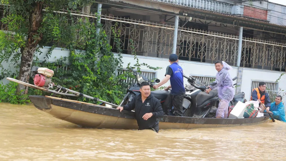 Đắk Lắk: Chủ tịch xã Hòa Thịnh lên tiếng về thông tin nhiều người chết do mưa lũ